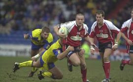 Gavin Dodd breaks clear for Oldham v Warrington - March 15th 2004.