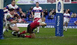 Gavin Dodd touches down for Oldham v Rochdale - March 28th 2004.